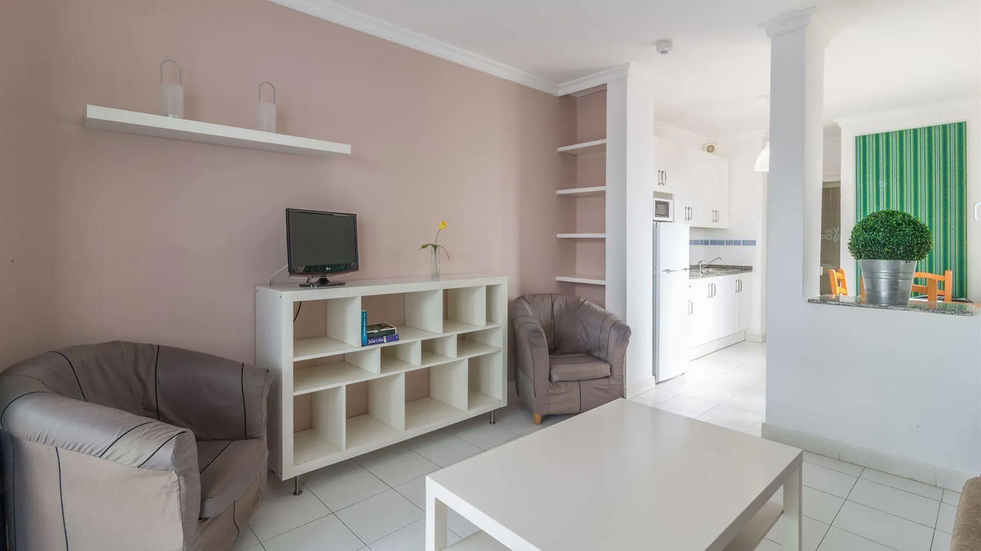 Apartamentos El Guarapo Costa Teguise Spain