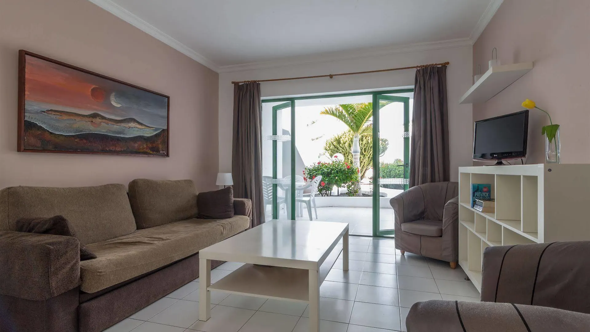 Apartamentos El Guarapo Costa Teguise 3*,  Spain